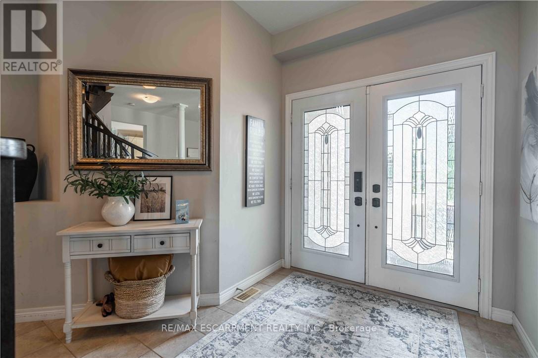 51 Showcase Drive, Hamilton, ON - Indoor Photo Showing Other Room