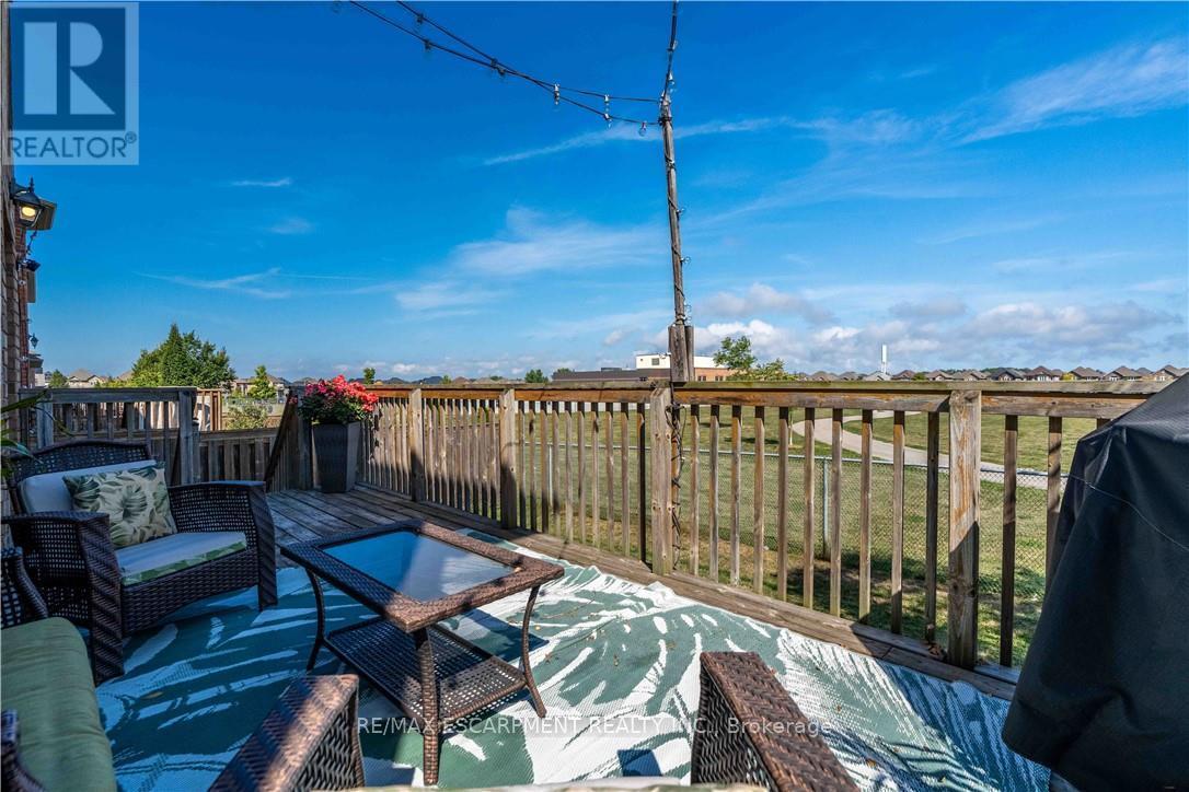 51 Showcase Drive, Hamilton, ON - Outdoor