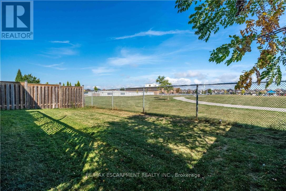 51 Showcase Drive, Hamilton, ON - Outdoor