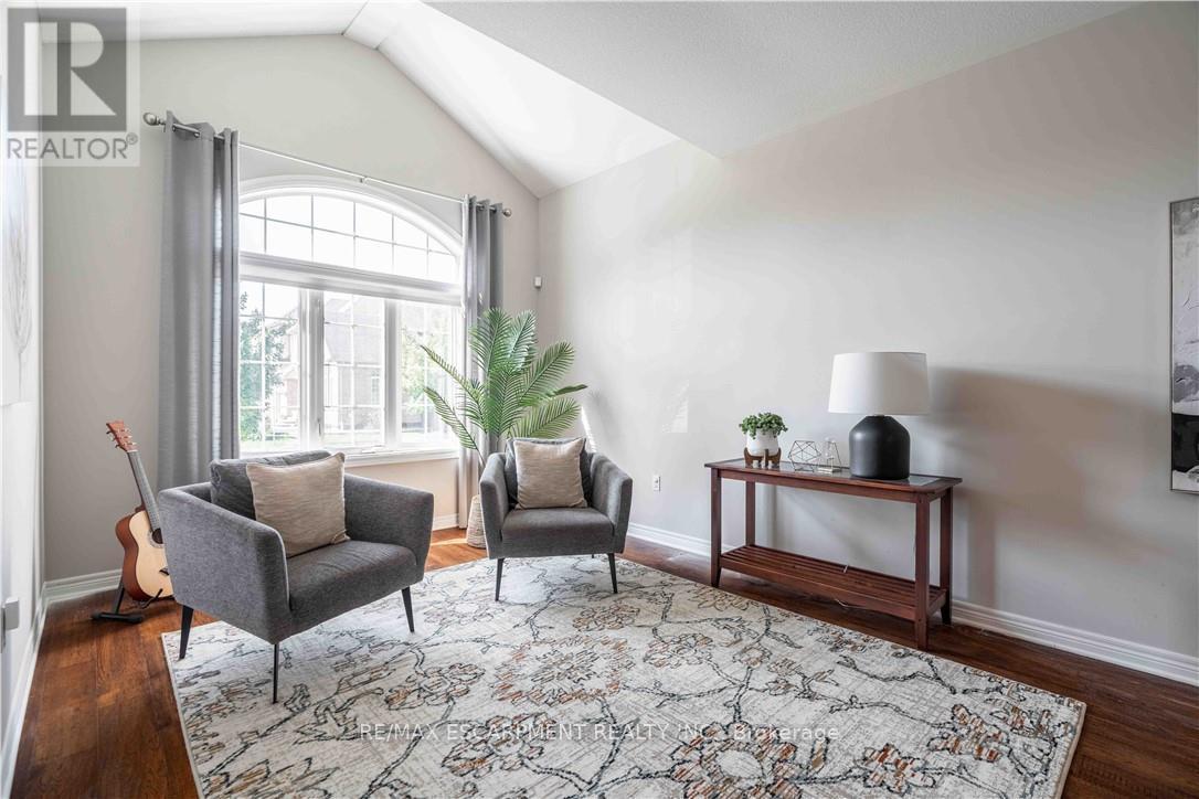 51 Showcase Drive, Hamilton, ON - Indoor Photo Showing Other Room