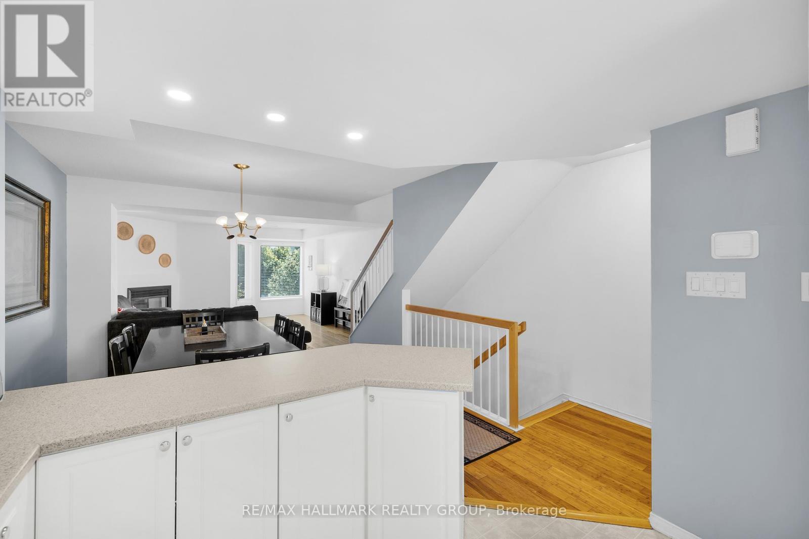 3 - 250 Cresthaven Drive, Ottawa, ON - Indoor