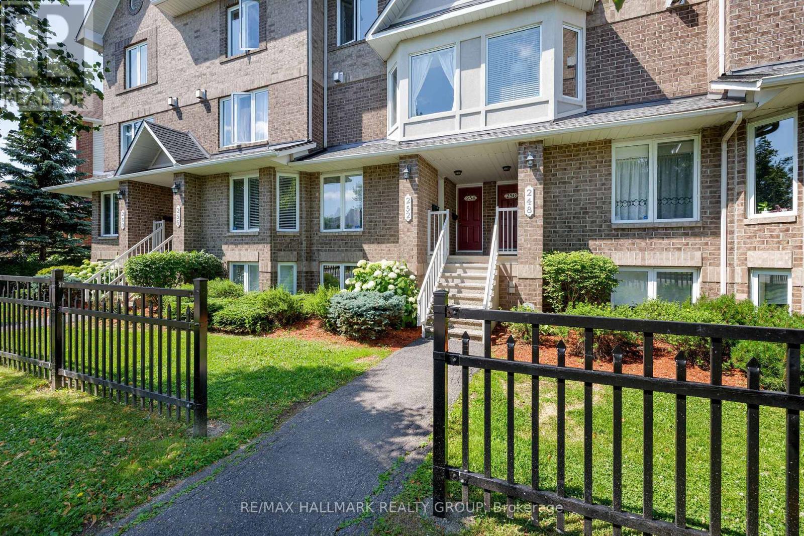 3 - 250 Cresthaven Drive, Ottawa, ON - Outdoor With Facade