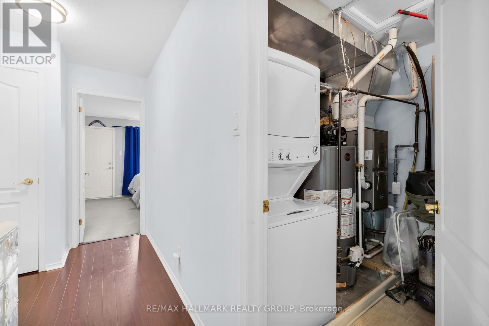 3 - 250 Cresthaven Drive, Ottawa, ON - Indoor Photo Showing Laundry Room