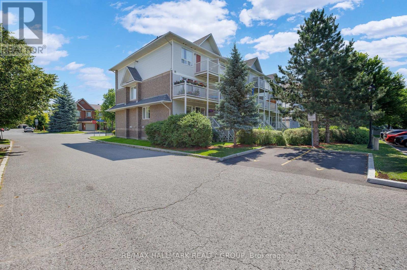 3 - 250 Cresthaven Drive, Ottawa, ON - Outdoor With Balcony