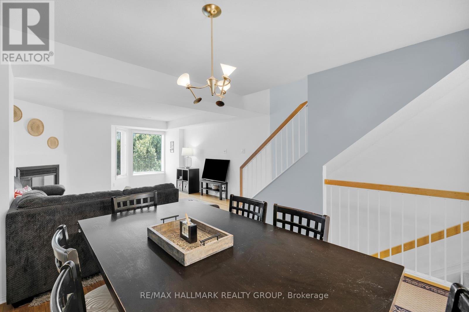 3 - 250 Cresthaven Drive, Ottawa, ON - Indoor With Fireplace