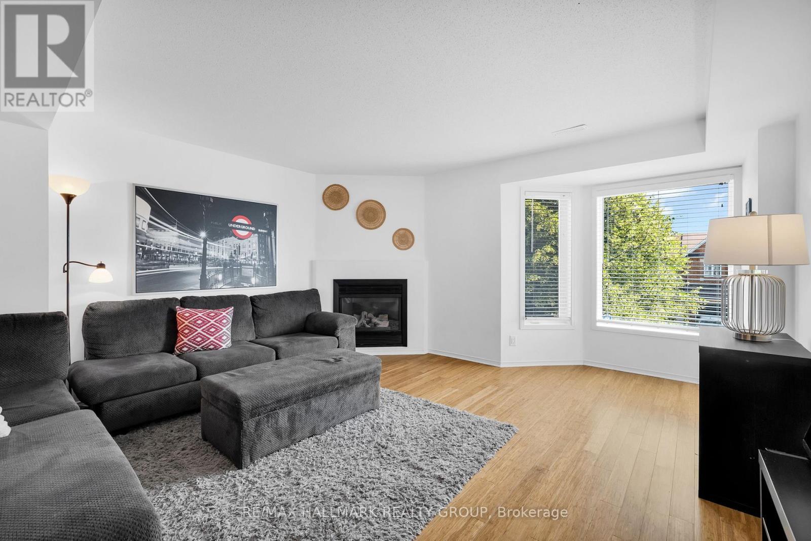3 - 250 Cresthaven Drive, Ottawa, ON - Indoor Photo Showing Living Room With Fireplace