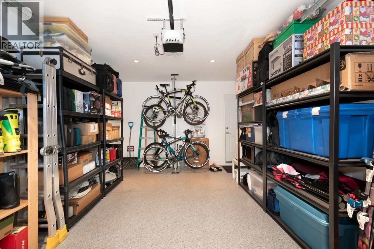 250 E 10Th Street, North Vancouver, BC - Indoor Photo Showing Other Room