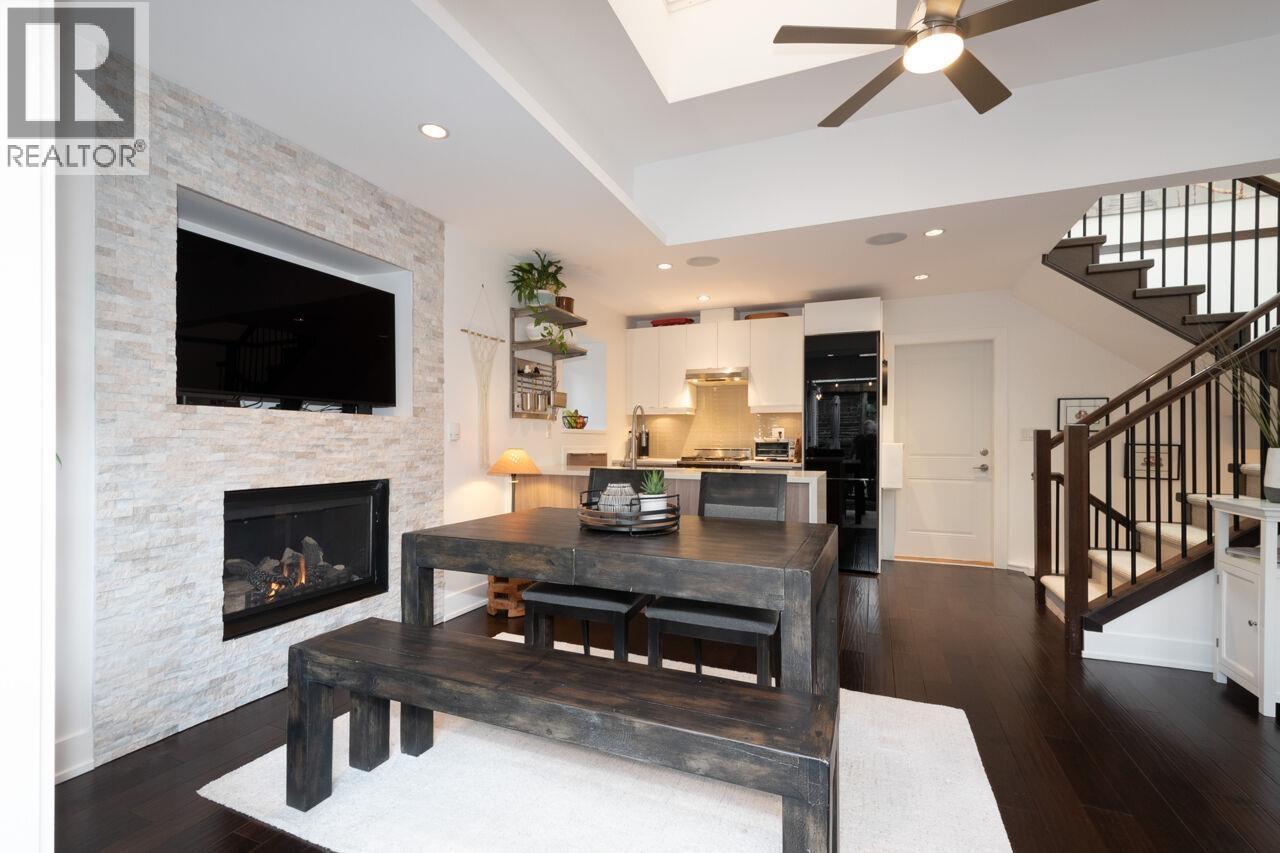 250 E 10Th Street, North Vancouver, BC - Indoor Photo Showing Living Room With Fireplace