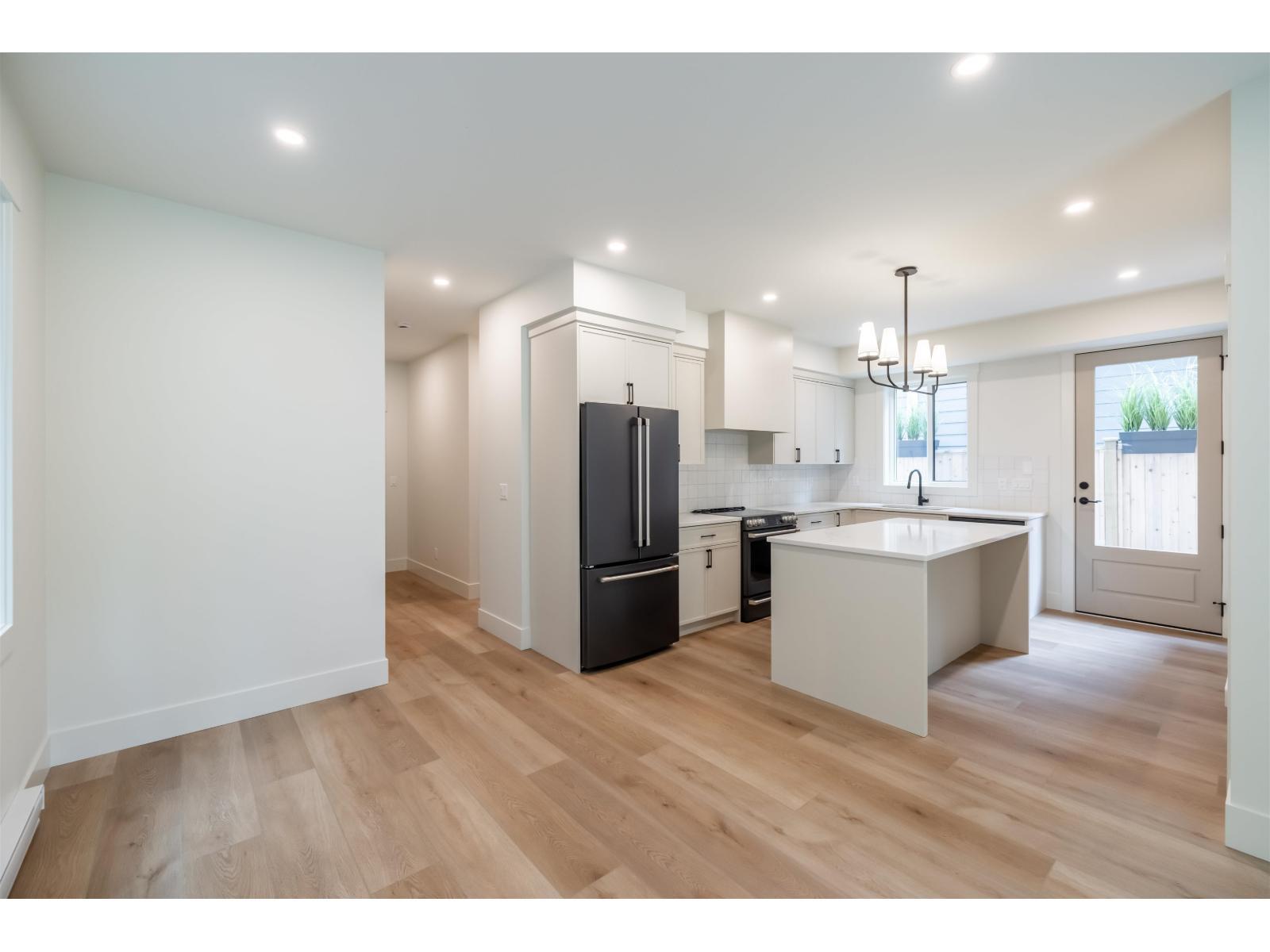 23128 96 Avenue, Langley, BC - Indoor Photo Showing Kitchen With Upgraded Kitchen