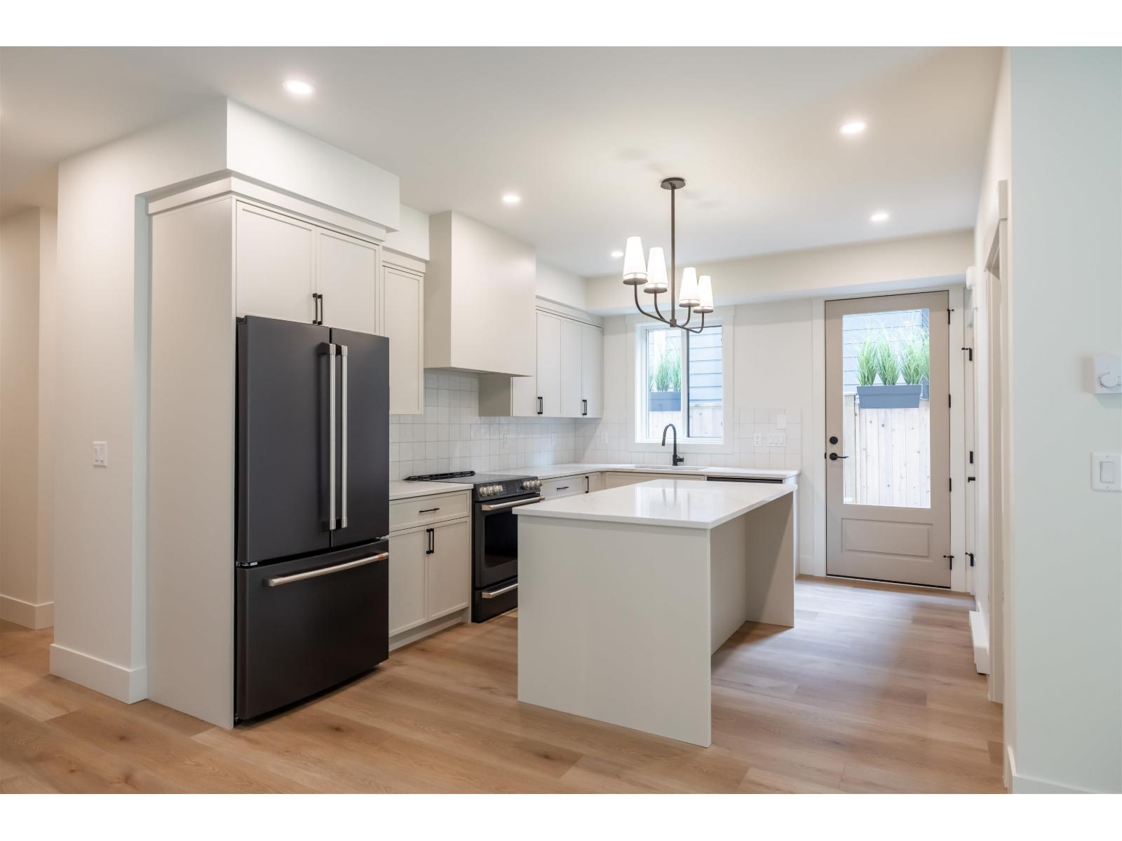 23128 96 Avenue, Langley, BC - Indoor Photo Showing Kitchen With Upgraded Kitchen