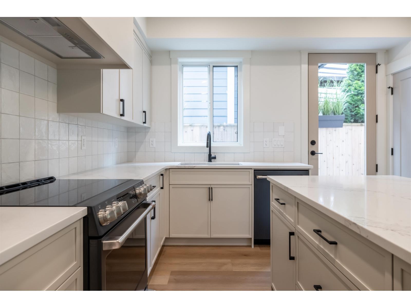 23128 96 Avenue, Langley, BC - Indoor Photo Showing Kitchen
