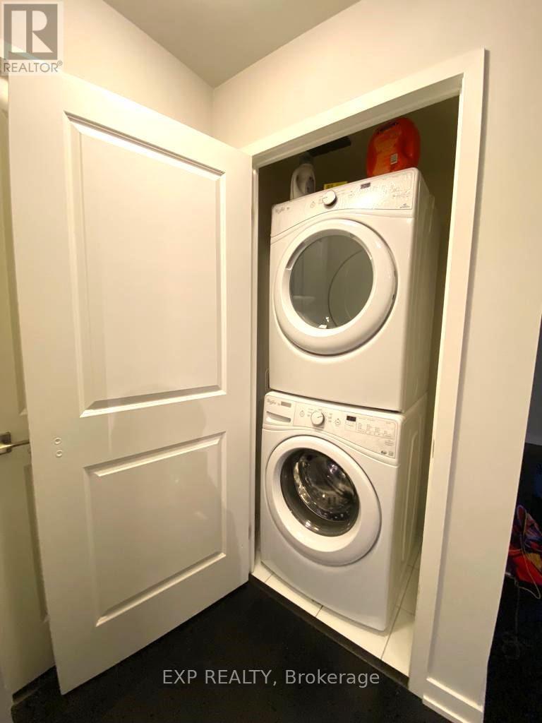 3203 - 4011 Brickstone Mews, Mississauga, ON - Indoor Photo Showing Laundry Room