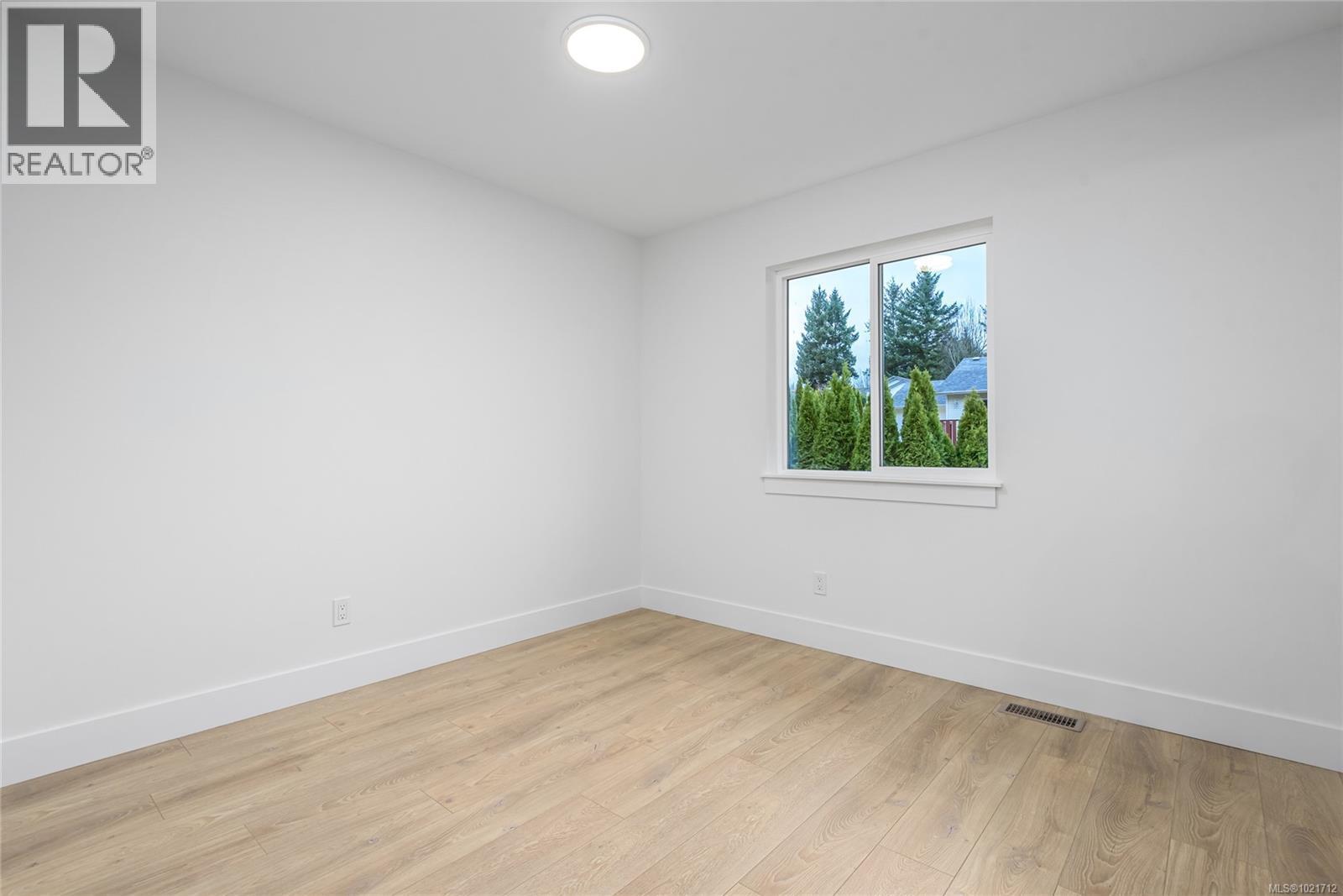 B 1044 Lazo Rd, Comox, BC - Indoor Photo Showing Other Room