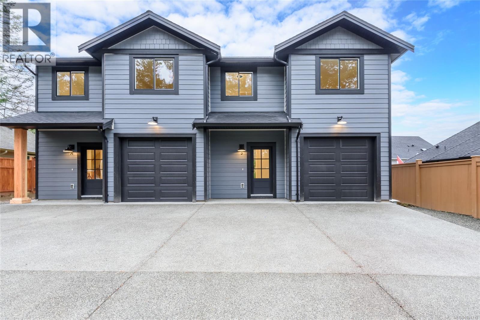 B 1044 Lazo Rd, Comox, BC - Outdoor With Facade