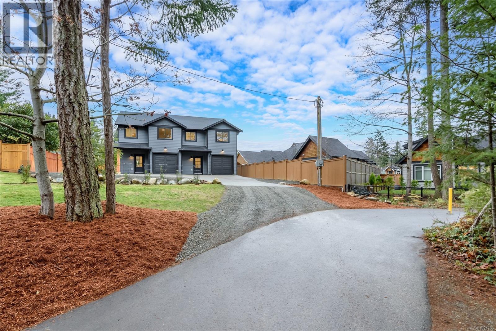 A 1044 Lazo Rd, Comox, BC - Outdoor