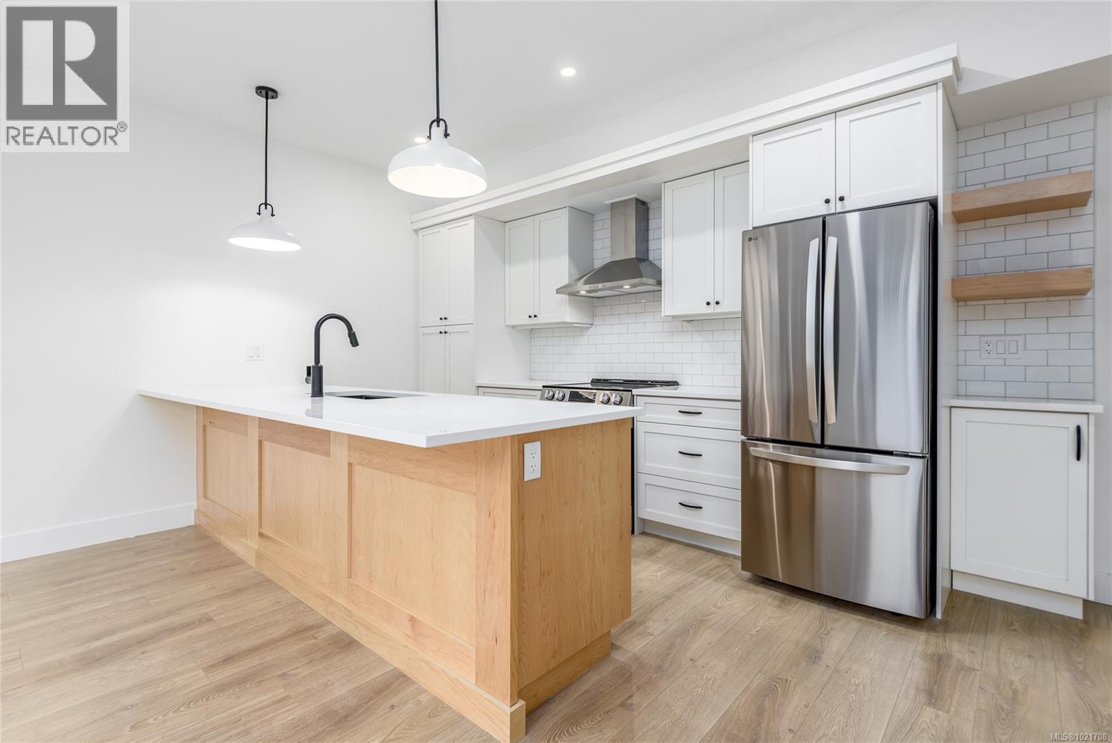 A 1044 Lazo Rd, Comox, BC - Indoor Photo Showing Kitchen With Stainless Steel Kitchen With Upgraded Kitchen