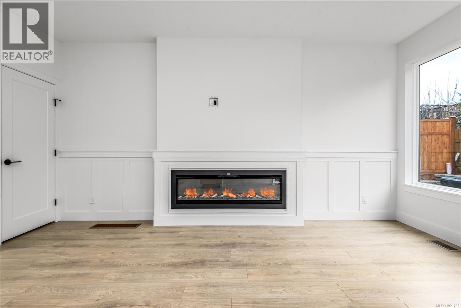 A 1044 Lazo Rd, Comox, BC - Indoor With Fireplace