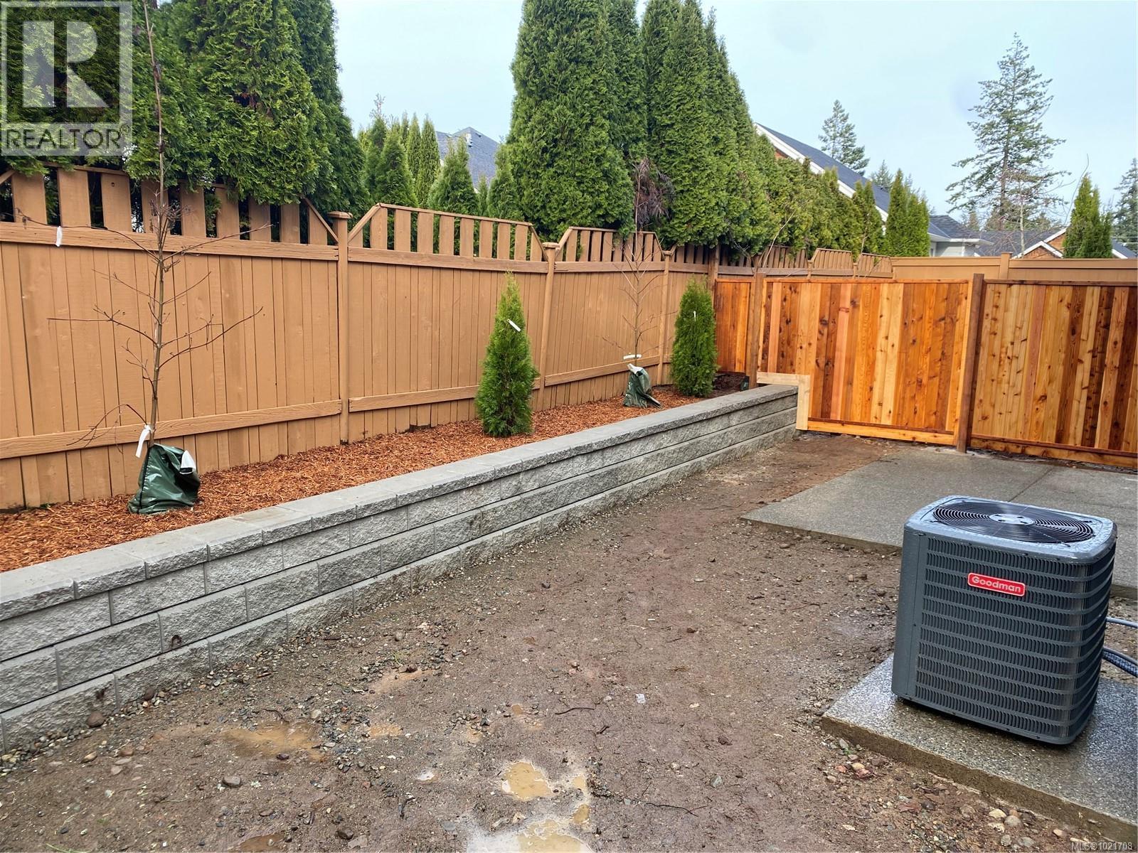 A 1044 Lazo Rd, Comox, BC - Outdoor