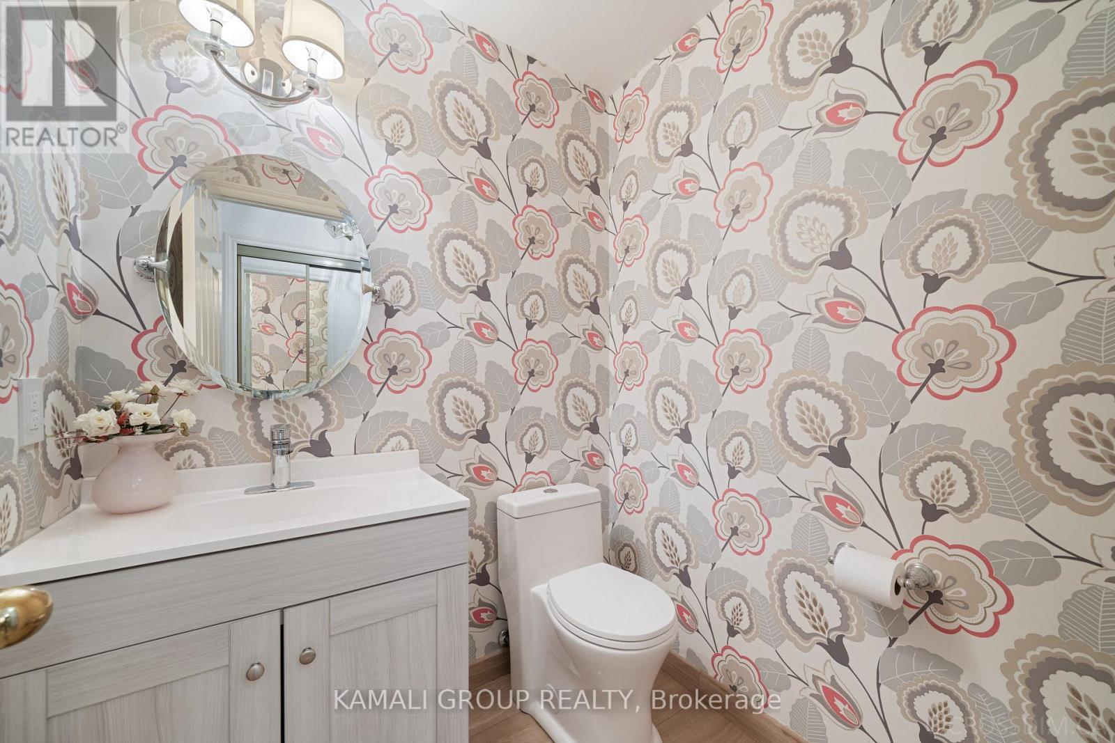 287 Dunview Avenue, Toronto, ON - Indoor Photo Showing Bathroom