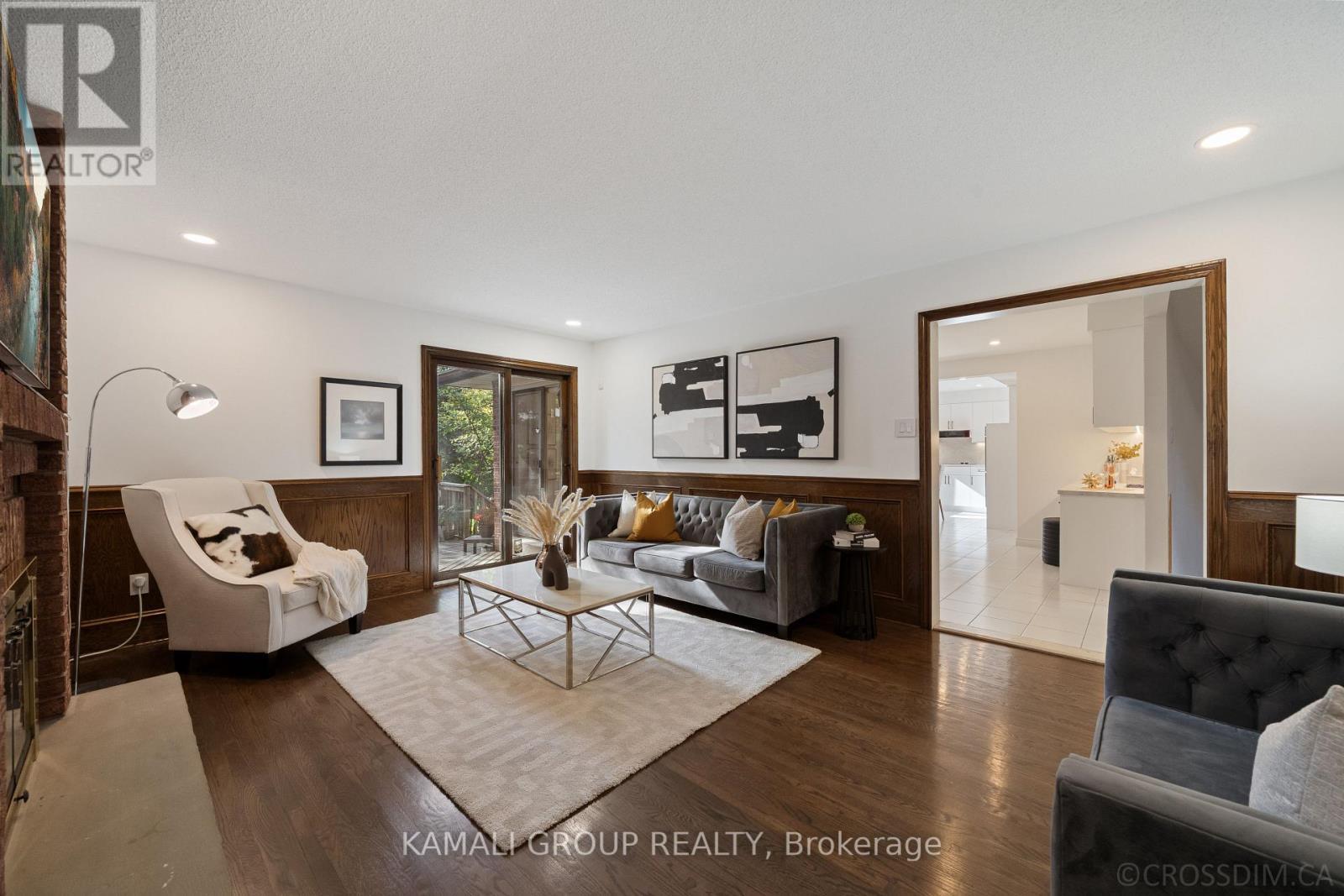287 Dunview Avenue, Toronto, ON - Indoor Photo Showing Living Room