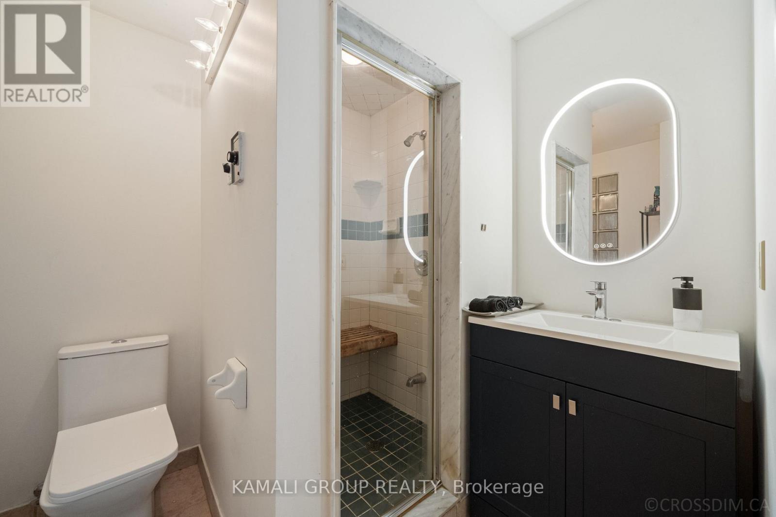 287 Dunview Avenue, Toronto, ON - Indoor Photo Showing Bathroom