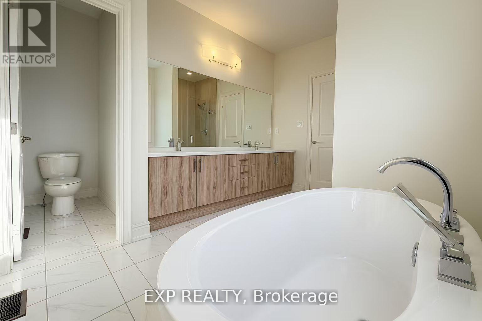 9 Kenneth Appleton Avenue, Richmond Hill, ON - Indoor Photo Showing Bathroom