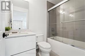 328 - 415 Sea Ray Avenue, Innisfil, ON - Indoor Photo Showing Bathroom