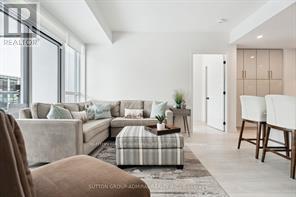 328 - 415 Sea Ray Avenue, Innisfil, ON - Indoor Photo Showing Living Room