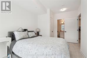328 - 415 Sea Ray Avenue, Innisfil, ON - Indoor Photo Showing Bedroom