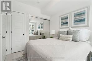 328 - 415 Sea Ray Avenue, Innisfil, ON - Indoor Photo Showing Bedroom