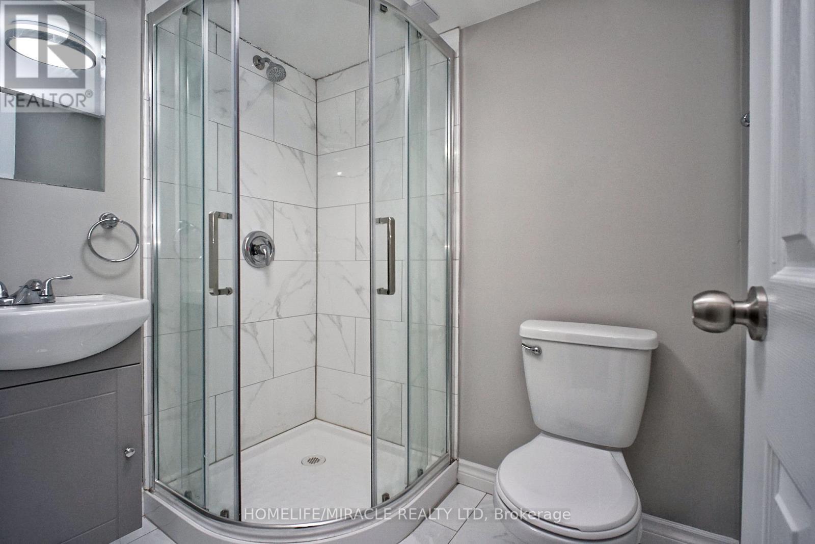 30A Amos Avenue, Waterloo, ON - Indoor Photo Showing Bathroom