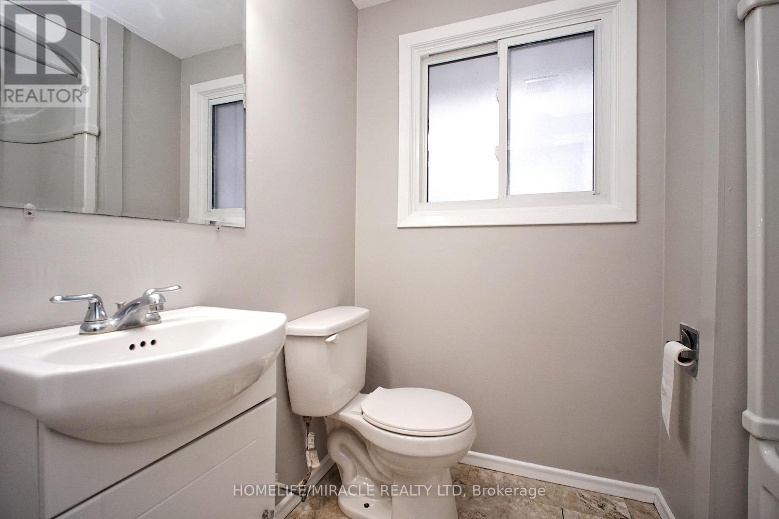 30A Amos Avenue, Waterloo, ON - Indoor Photo Showing Bathroom