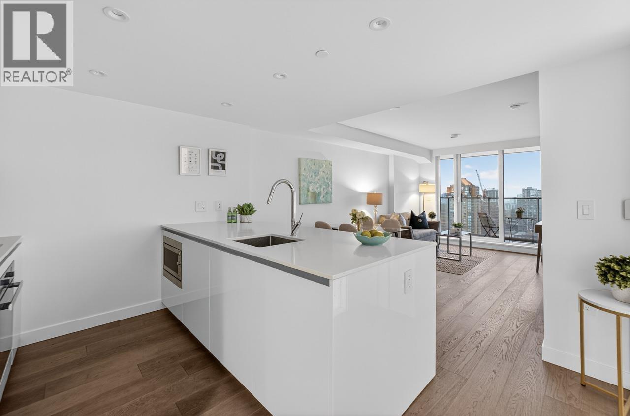 2701 1111 Richards Street, Vancouver, BC - Indoor Photo Showing Kitchen