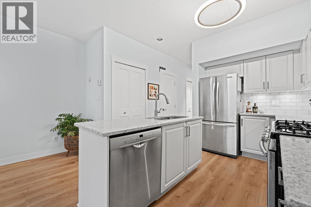 14 221 Ash Street, New Westminster, BC - Indoor Photo Showing Kitchen With Upgraded Kitchen