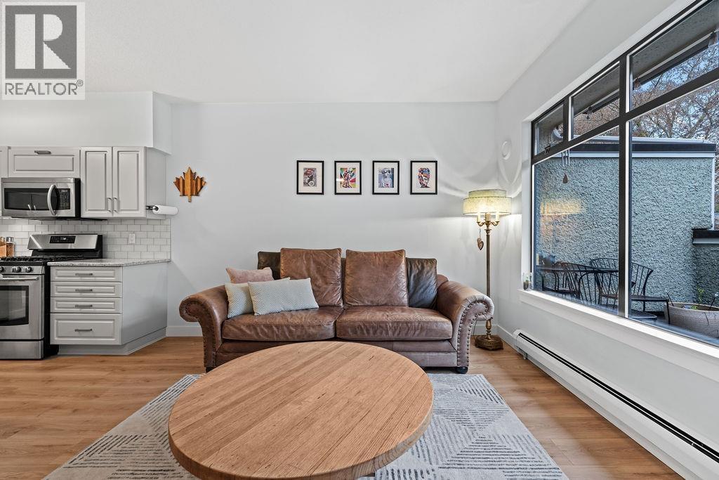 14 221 Ash Street, New Westminster, BC - Indoor Photo Showing Other Room