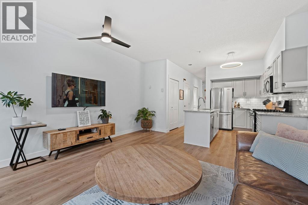 14 221 Ash Street, New Westminster, BC - Indoor Photo Showing Other Room