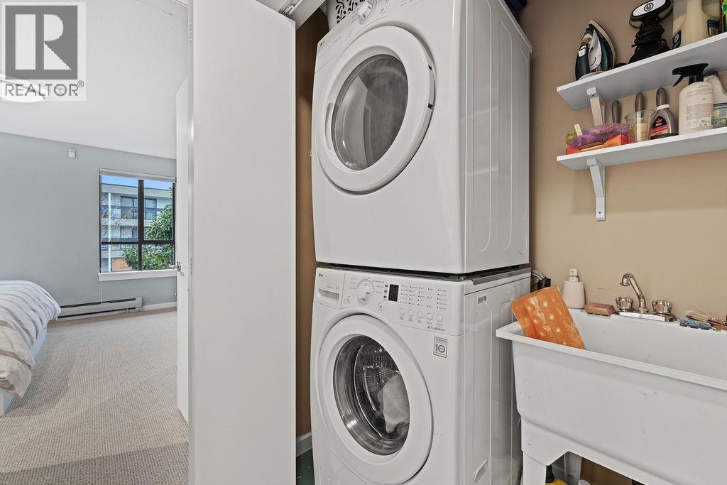14 221 Ash Street, New Westminster, BC - Indoor Photo Showing Laundry Room