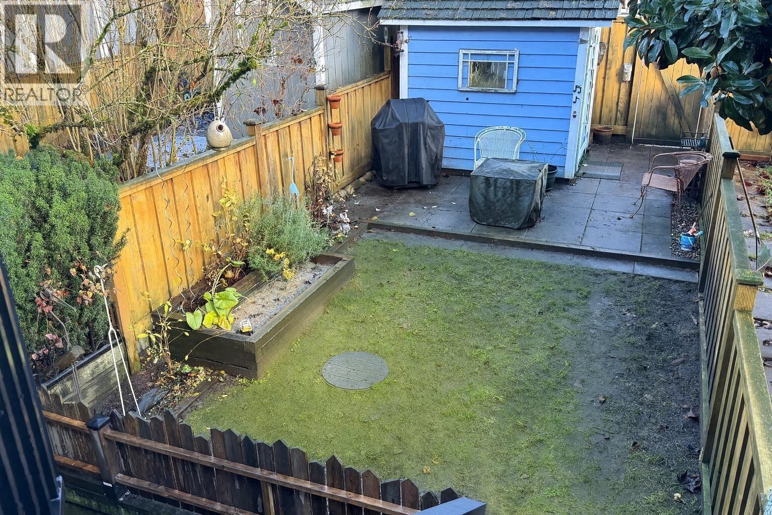 14 221 Ash Street, New Westminster, BC - Outdoor