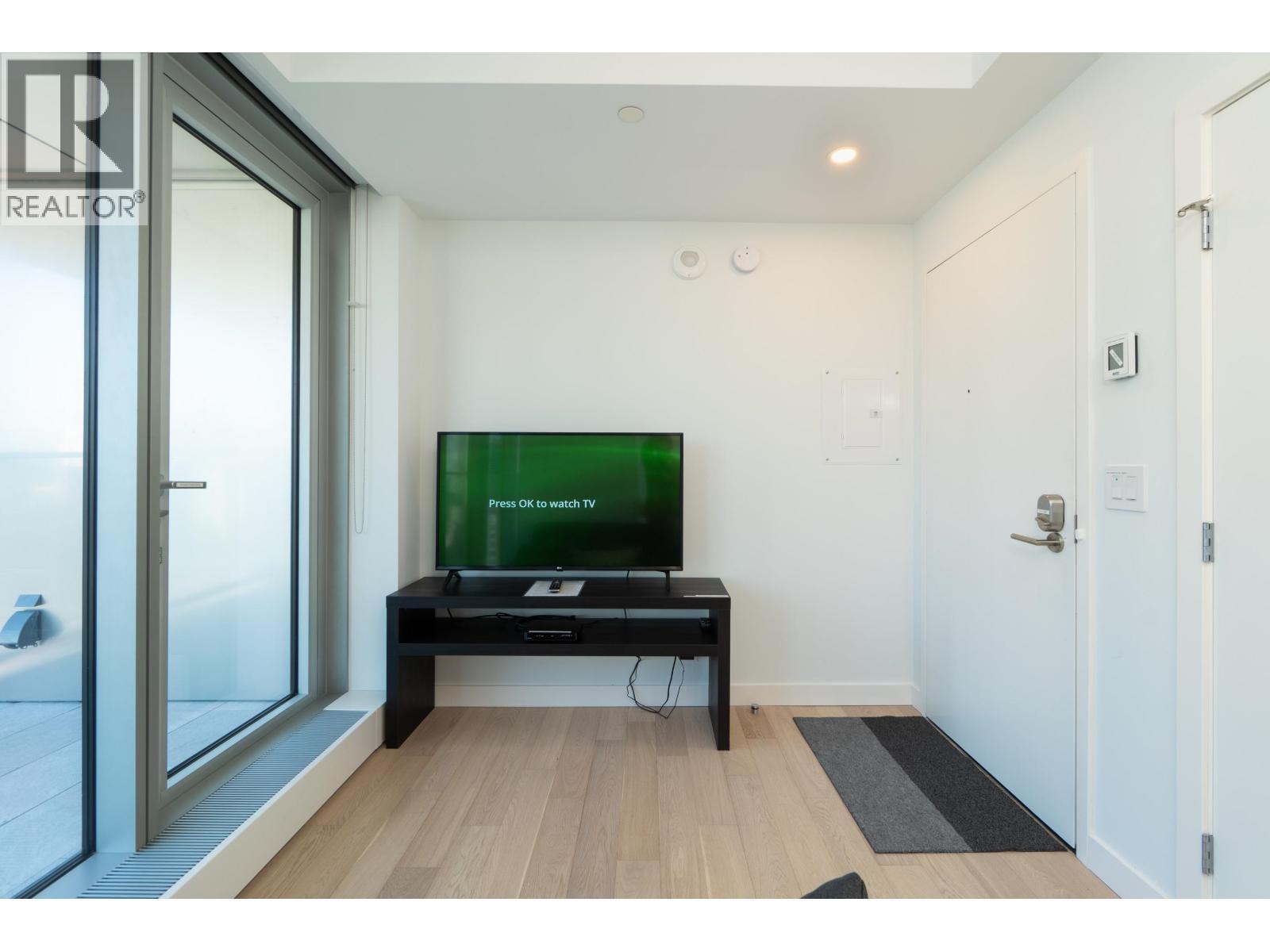 2010 1480 Howe Street, Vancouver, BC - Indoor