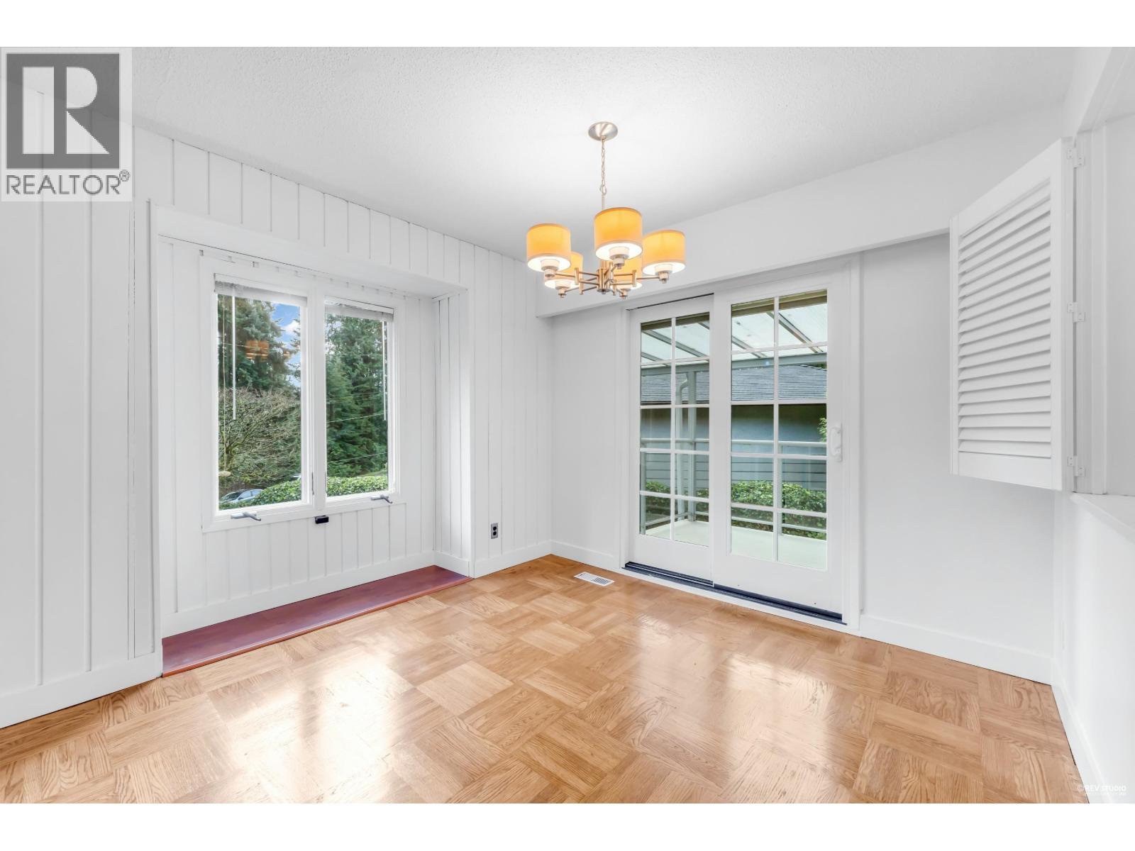 50 Glenmore Drive, West Vancouver, BC - Indoor Photo Showing Other Room