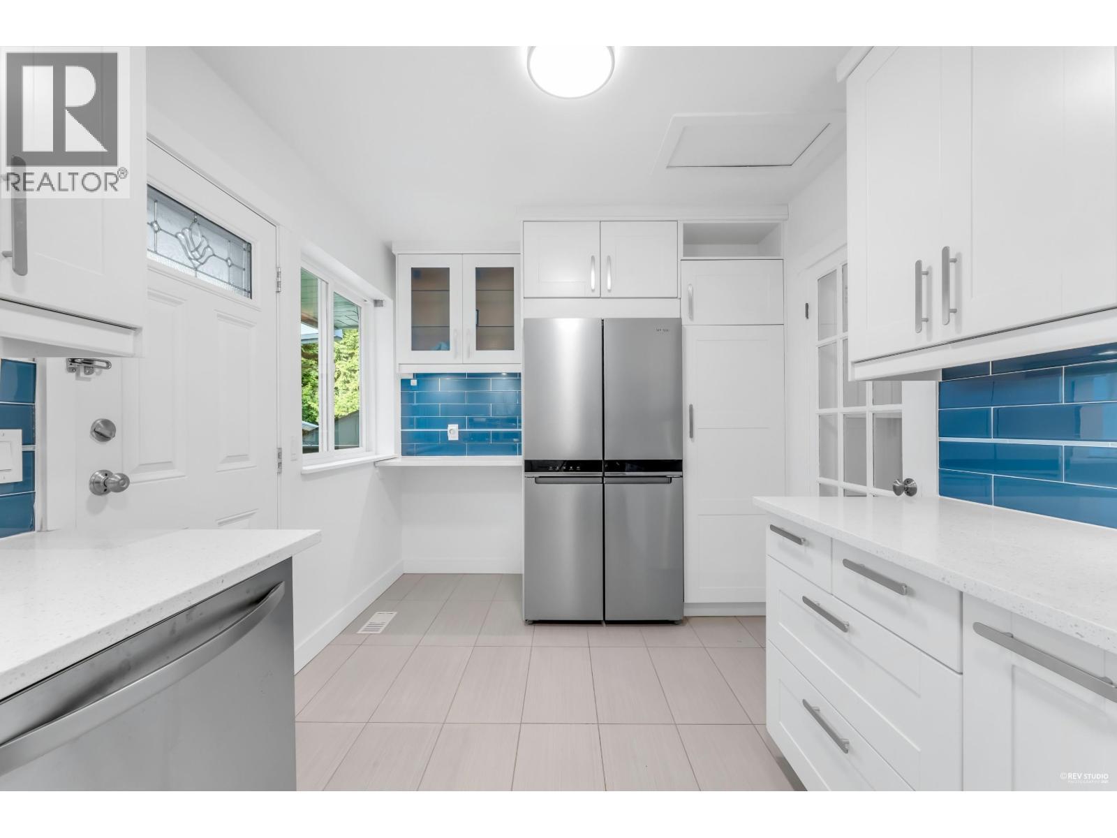 50 Glenmore Drive, West Vancouver, BC - Indoor Photo Showing Kitchen