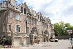 5 HAYES LANE Toronto, ON M2N 0E7