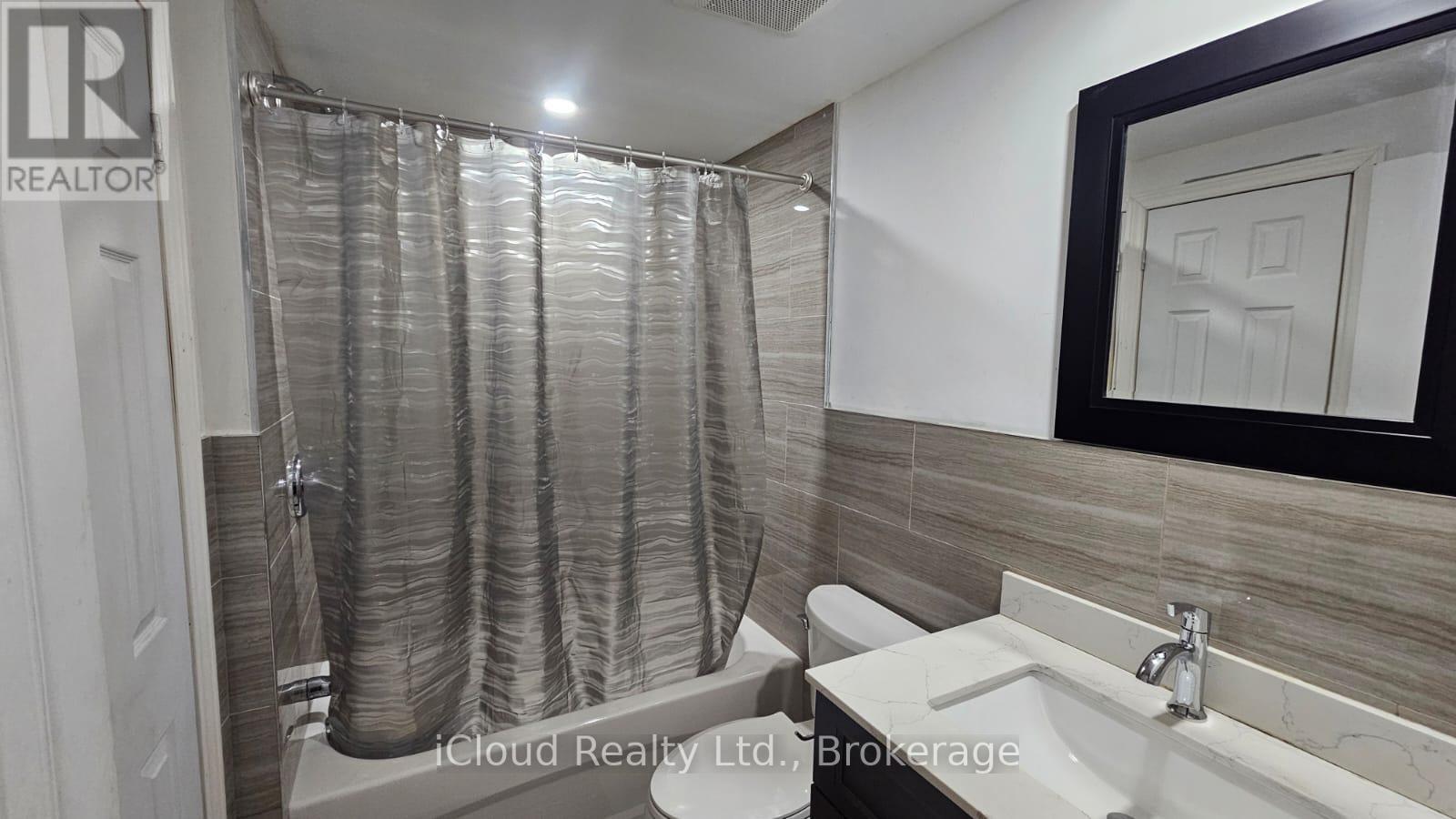 B - 110 Wexford Boulevard, Toronto, ON - Indoor Photo Showing Bathroom