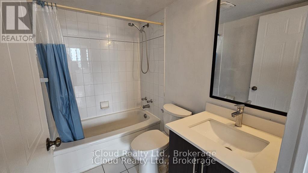 1507 - 80 Alton Towers Circle, Toronto, ON - Indoor Photo Showing Bathroom