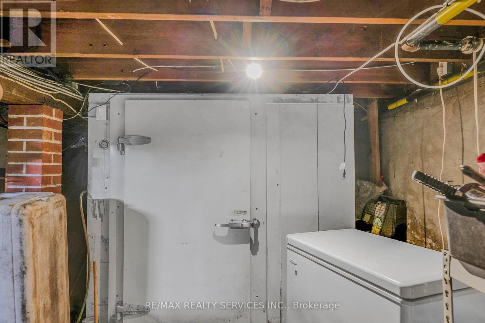 84 King Street W, Oshawa, ON