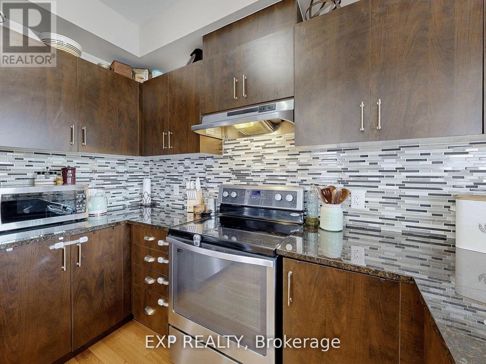 9 Samba Street, Richmond Hill, ON - Indoor Photo Showing Kitchen