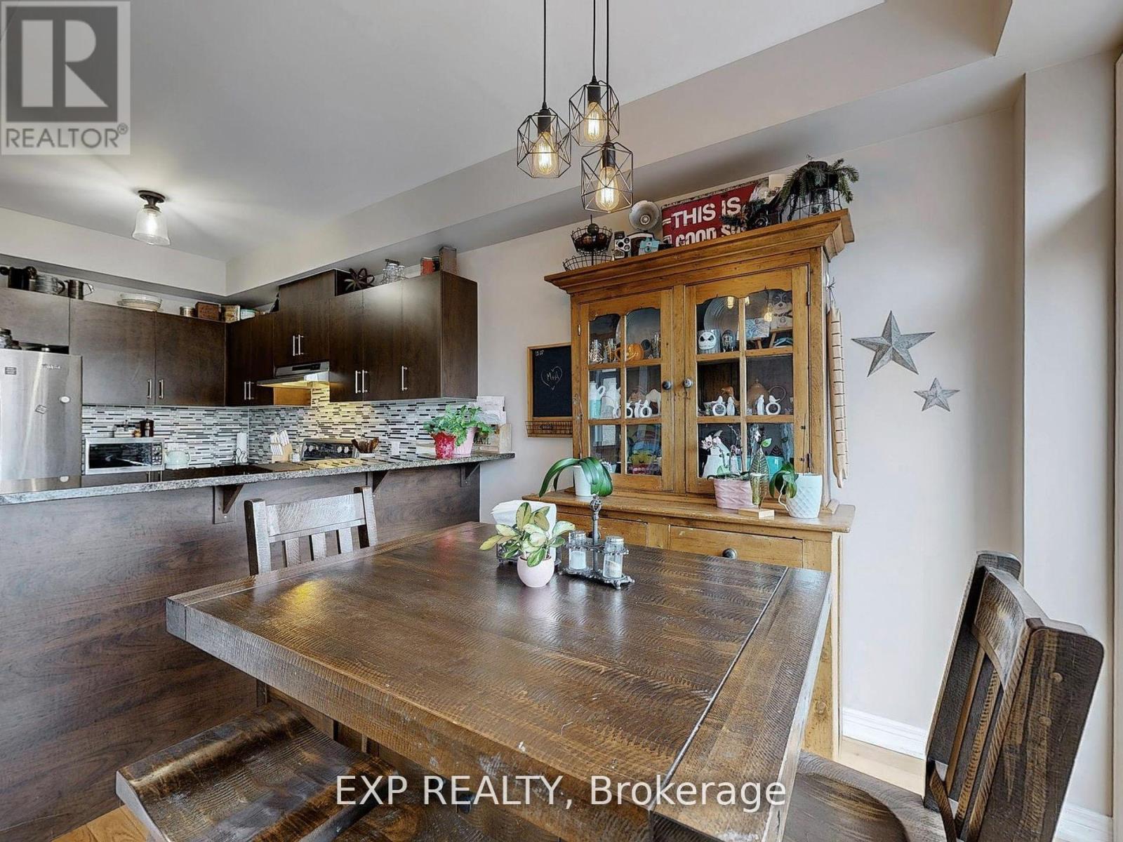 9 Samba Street, Richmond Hill, ON - Indoor Photo Showing Dining Room