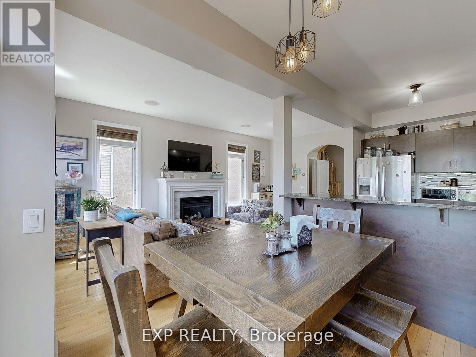 9 Samba Street, Richmond Hill, ON - Indoor With Fireplace