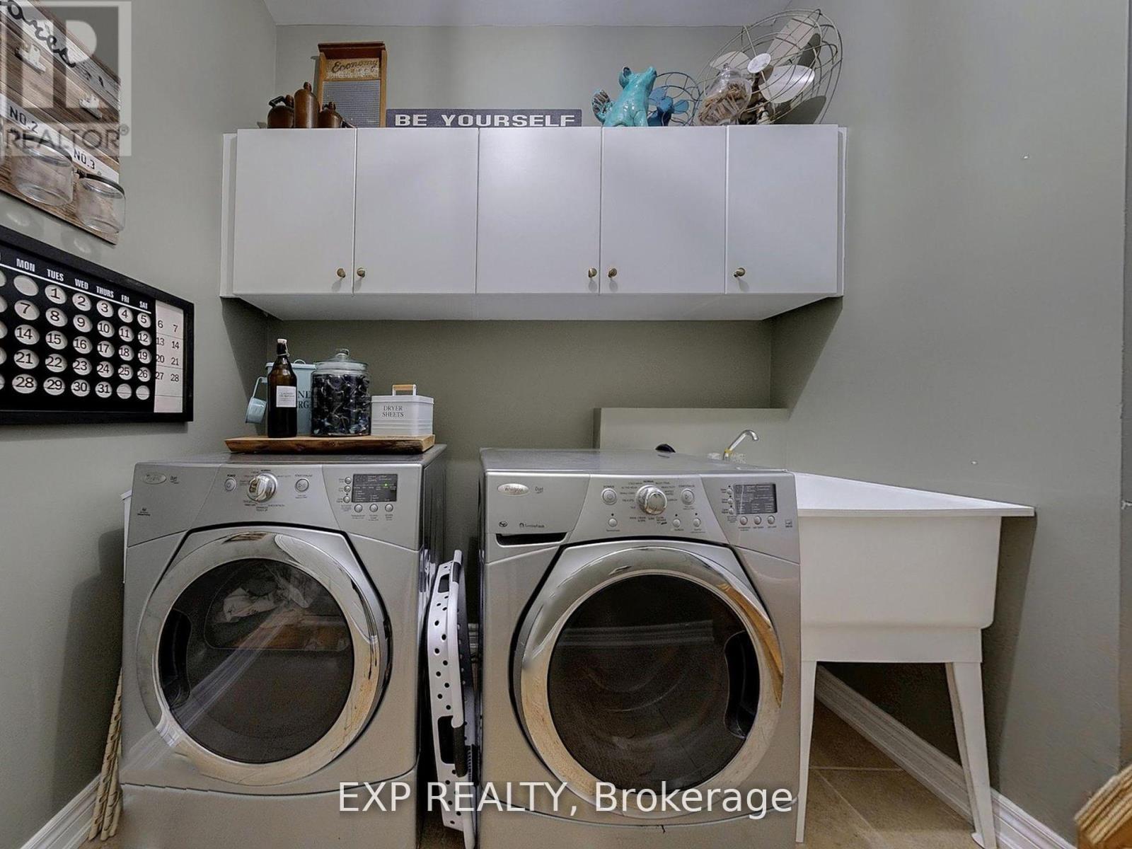 9 Samba Street, Richmond Hill, ON - Indoor Photo Showing Laundry Room