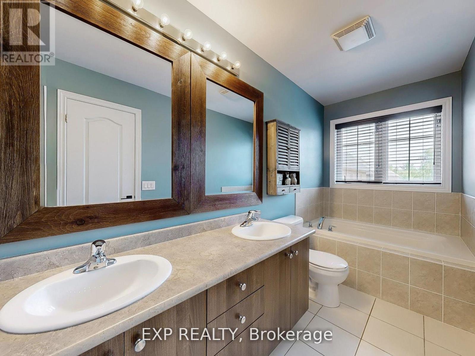 9 Samba Street, Richmond Hill, ON - Indoor Photo Showing Bathroom